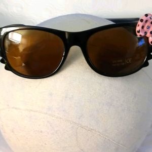 Fashion sunglasses .